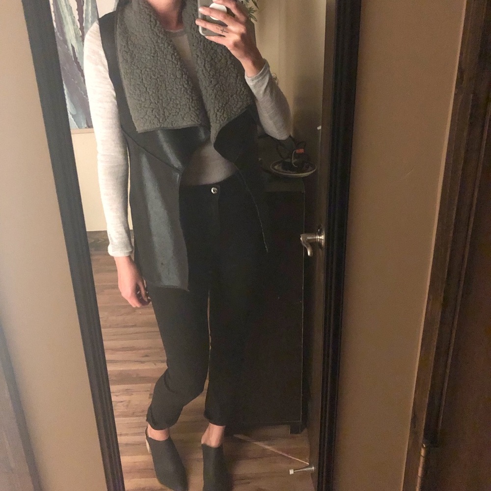 Black vest - Picture 8 of 8